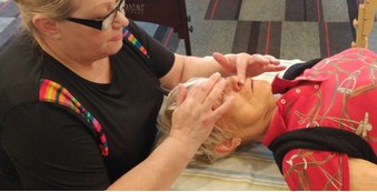 CHINESE EAR, HAND & FOOT VITAFLEX REFLEXOLOGY & MEDICAL QI GONG MEDITATION w/ Wolfgang Luckmann